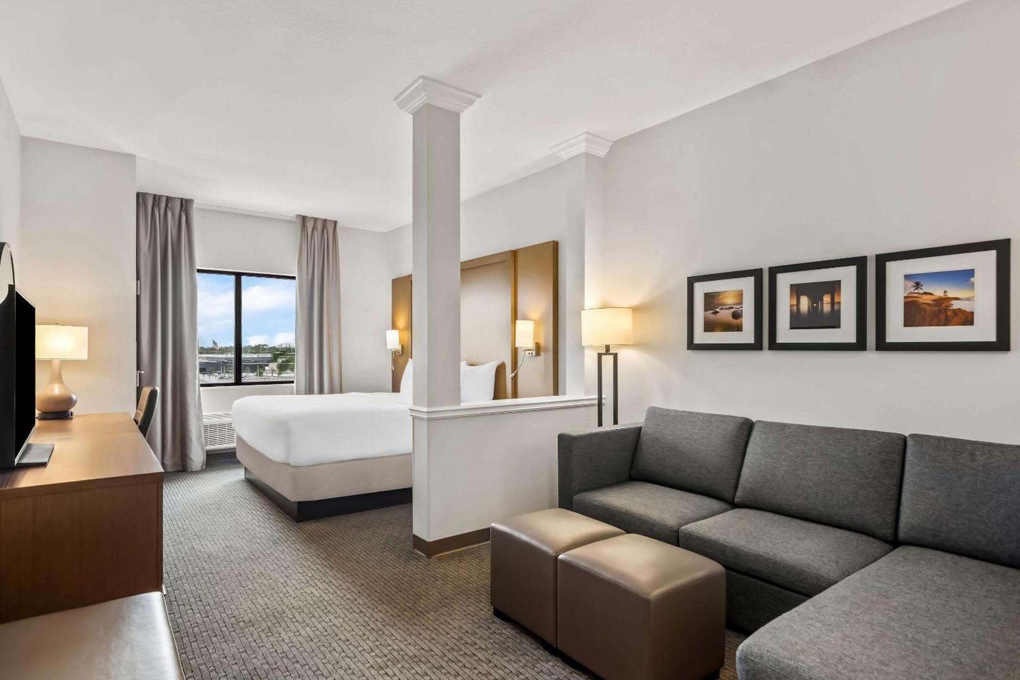Comfort Suites Stuart-Hutchinson Island Екстер'єр фото