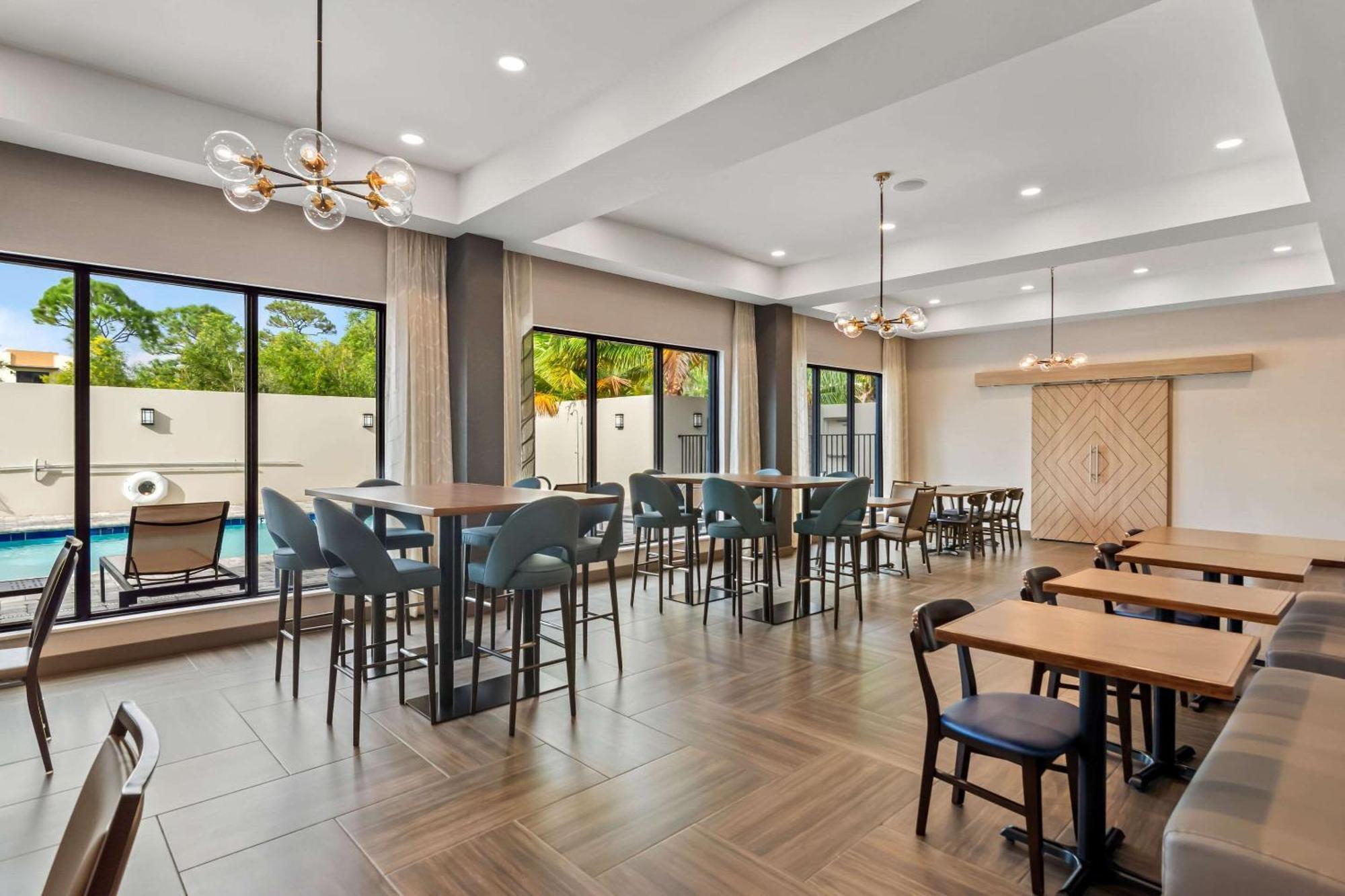 Comfort Suites Stuart-Hutchinson Island Екстер'єр фото