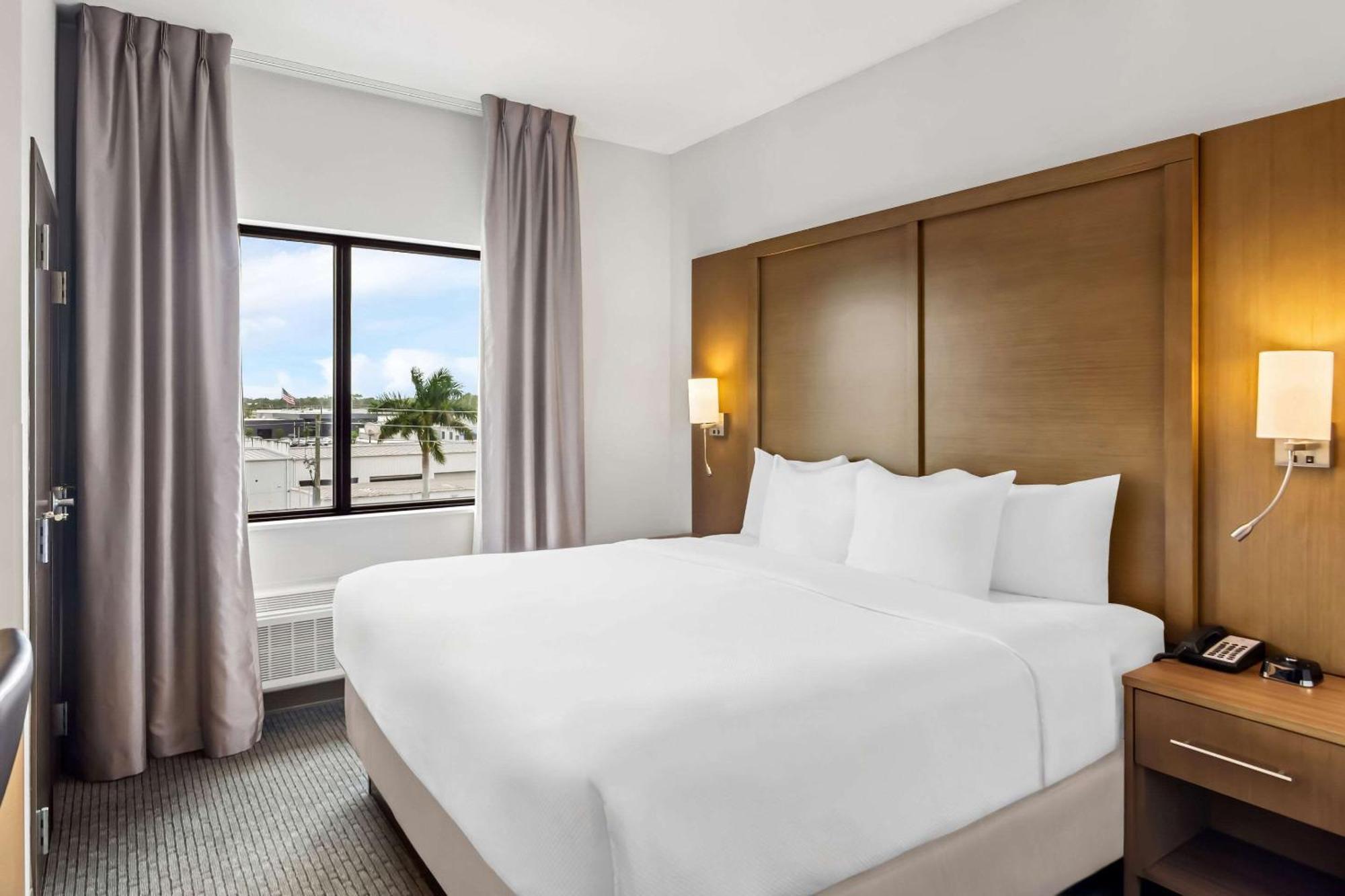 Comfort Suites Stuart-Hutchinson Island Екстер'єр фото